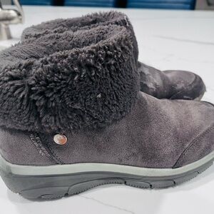 Skechers Women's Charcoal Suede Winter Boots